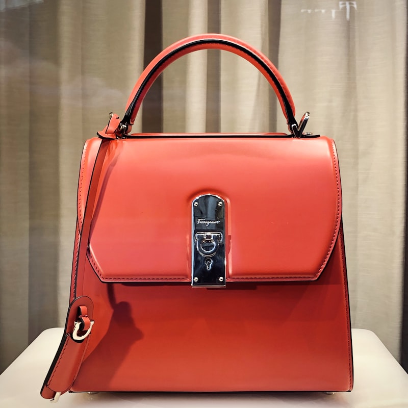 Women's French-Style Armpit Shoulder Bag